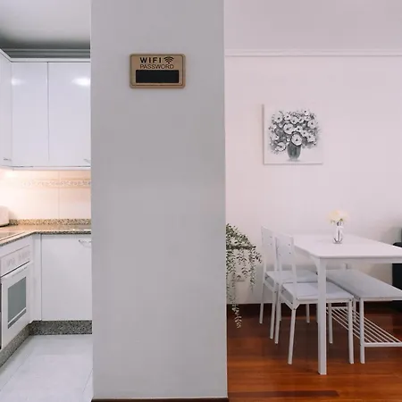 Diáfano Y Acogedor En By * Vigo