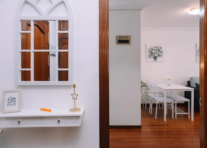 Diafano Y Acogedor En By Apartmán *